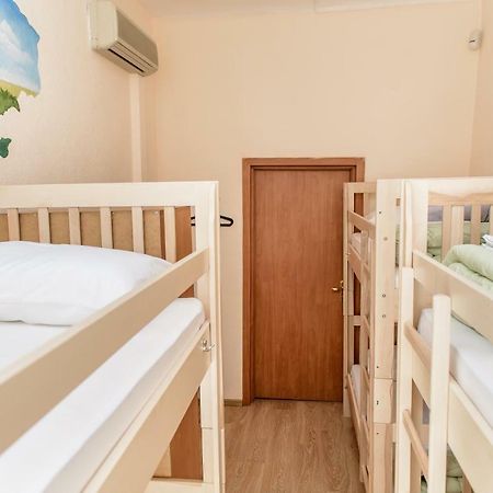 Globus Lipki Hostelキエフ エクステリア 写真