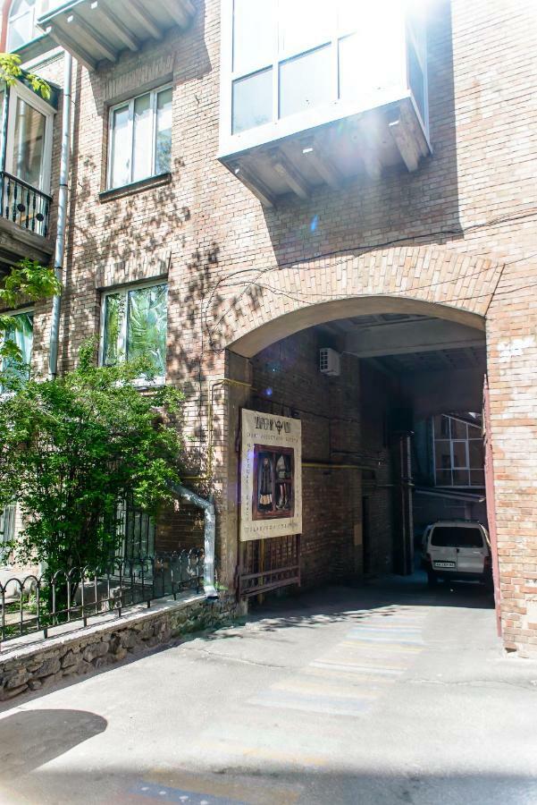 Globus Lipki Hostelキエフ エクステリア 写真