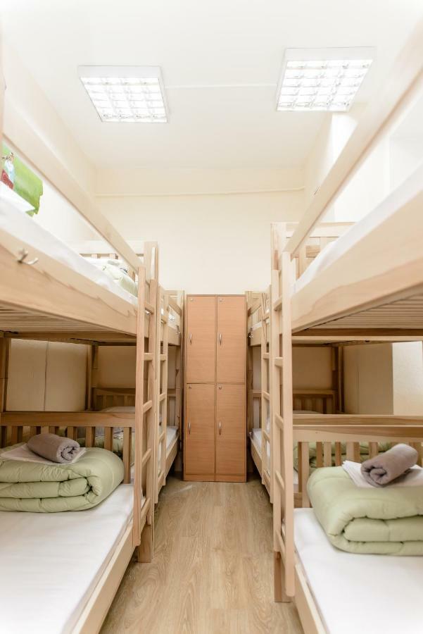 Globus Lipki Hostelキエフ エクステリア 写真