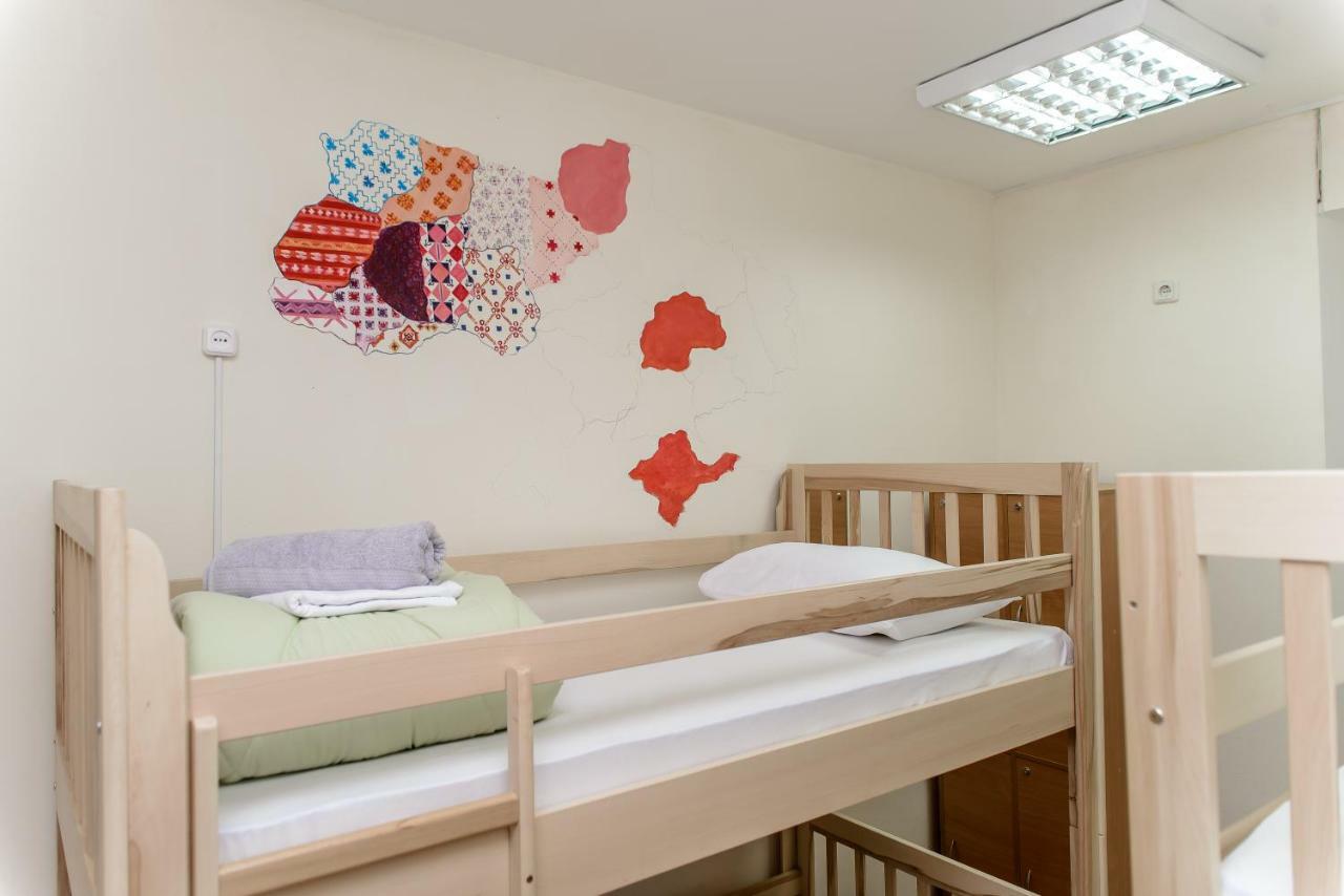 Globus Lipki Hostelキエフ エクステリア 写真
