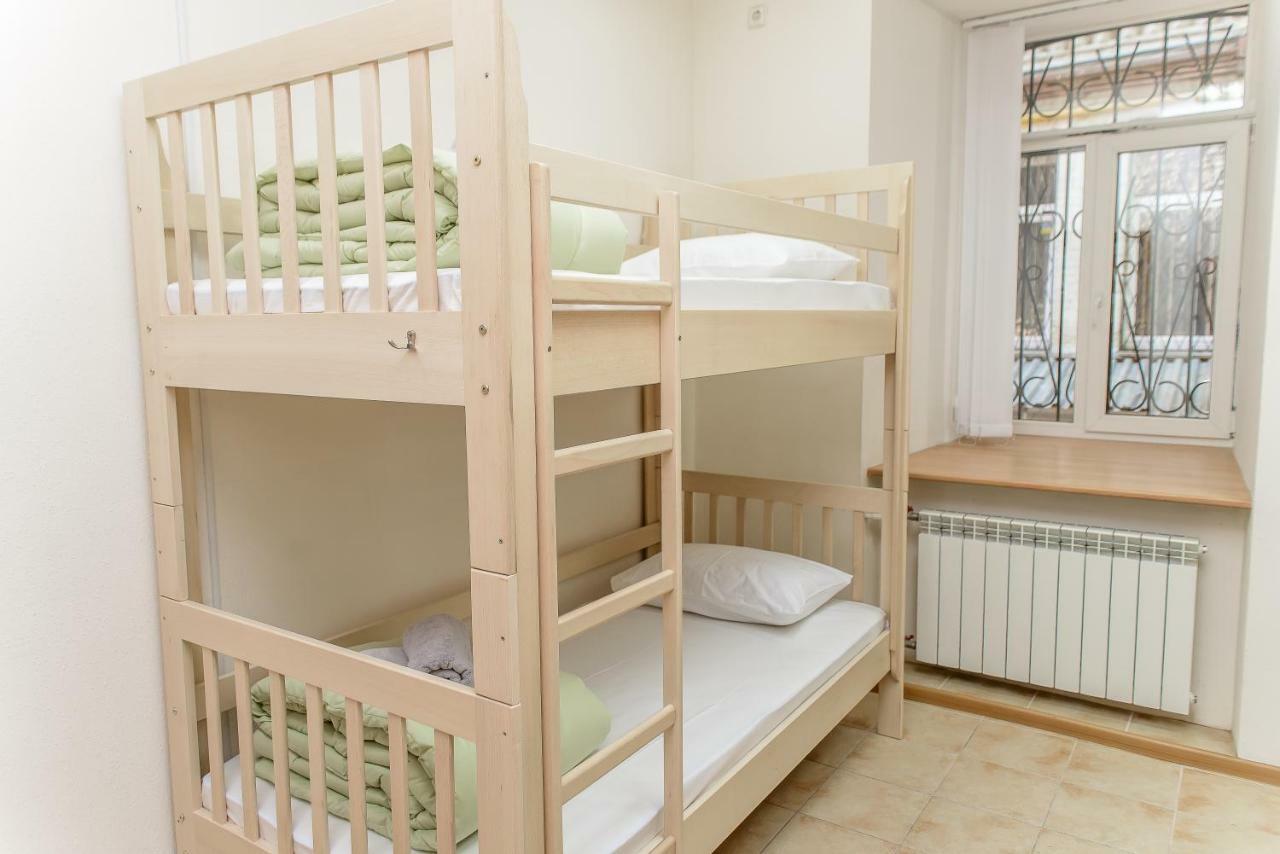 Globus Lipki Hostelキエフ エクステリア 写真