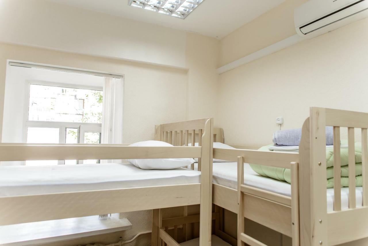 Globus Lipki Hostelキエフ エクステリア 写真