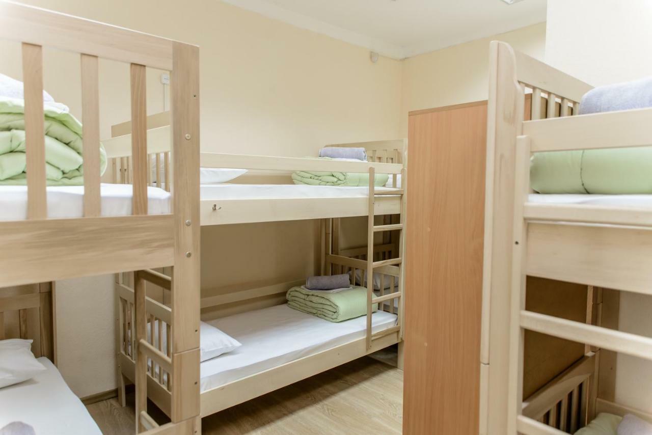 Globus Lipki Hostelキエフ エクステリア 写真