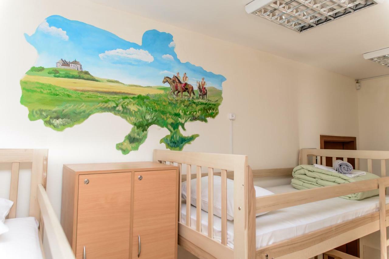 Globus Lipki Hostelキエフ エクステリア 写真