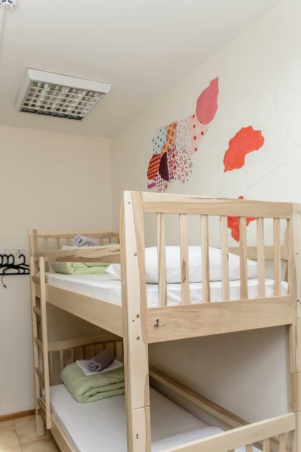 Globus Lipki Hostelキエフ エクステリア 写真