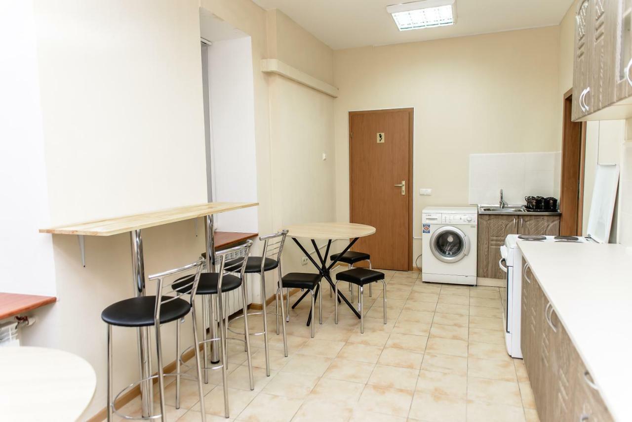 Globus Lipki Hostelキエフ エクステリア 写真
