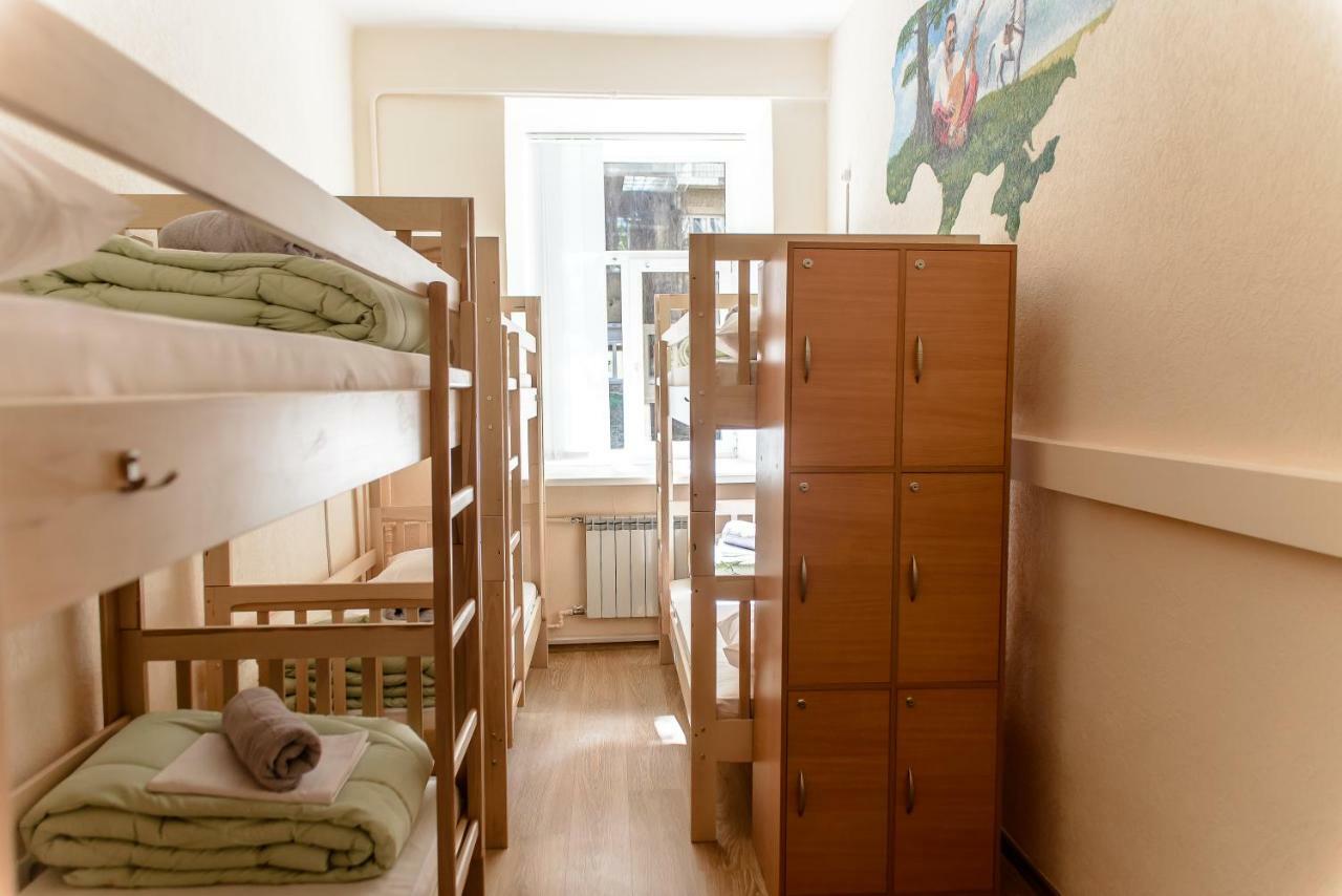 Globus Lipki Hostelキエフ エクステリア 写真