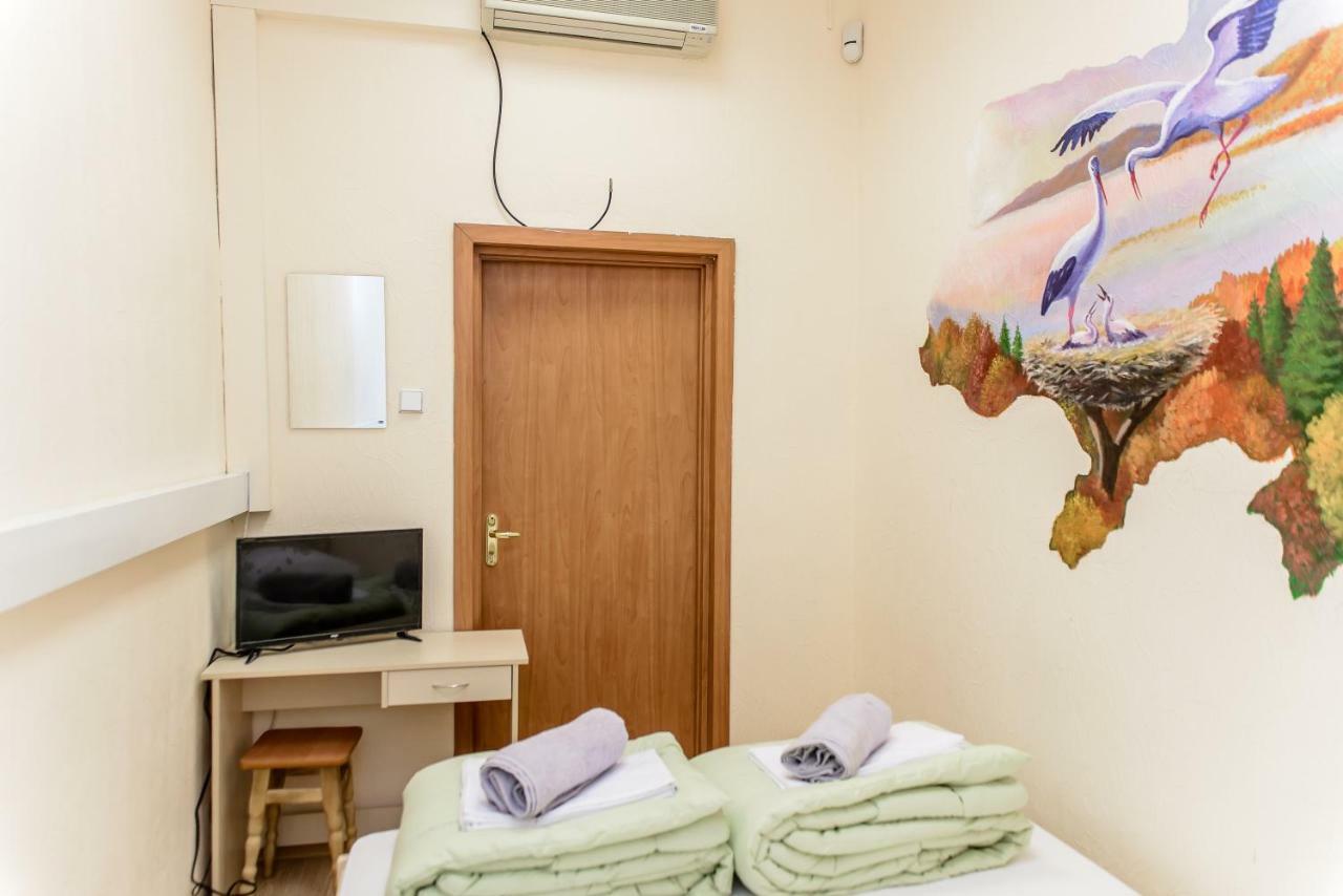 Globus Lipki Hostelキエフ エクステリア 写真