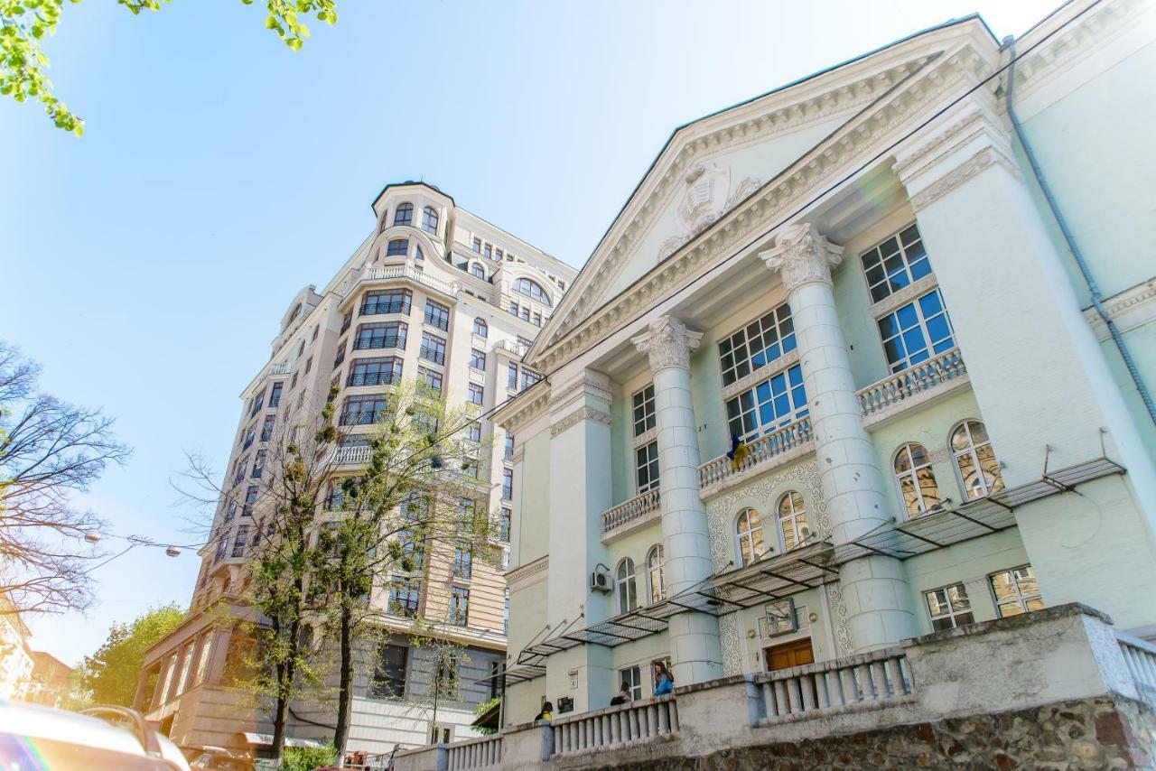 Globus Lipki Hostelキエフ エクステリア 写真