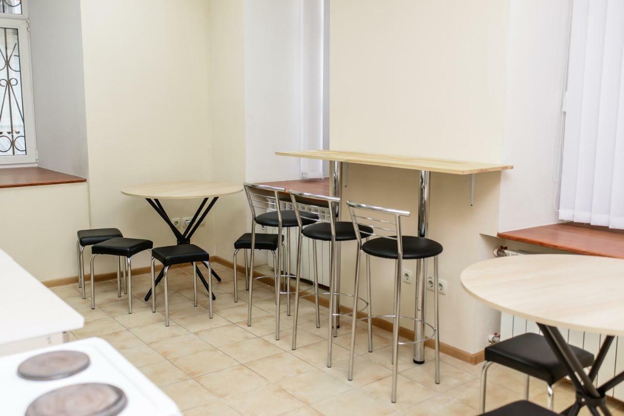 Globus Lipki Hostelキエフ エクステリア 写真