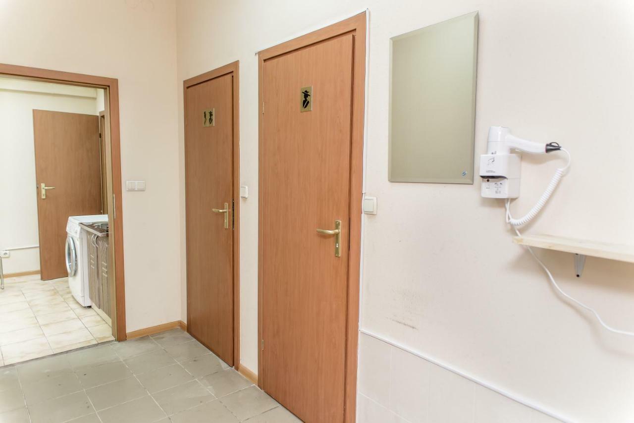 Globus Lipki Hostelキエフ エクステリア 写真